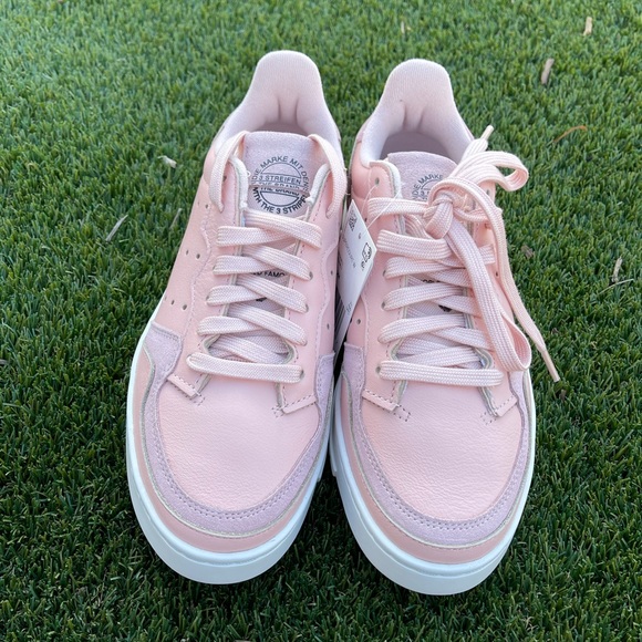 WOMENS ADIDAS SHOES 👟 - Picture 2 of 8